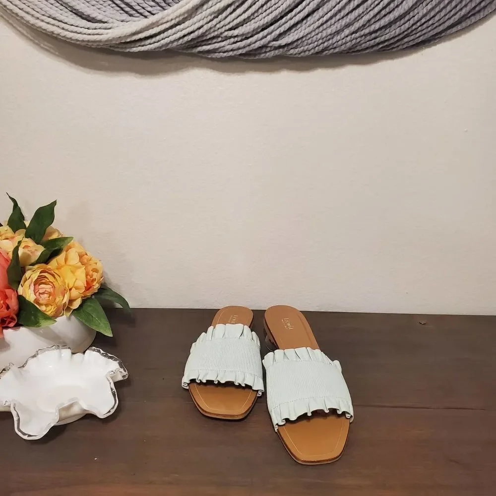 Lewit Cassandra Ruffle Slide Sz 39.5